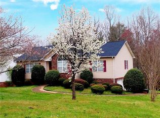 2374 24th Street Ln NE, Hickory, NC 28601