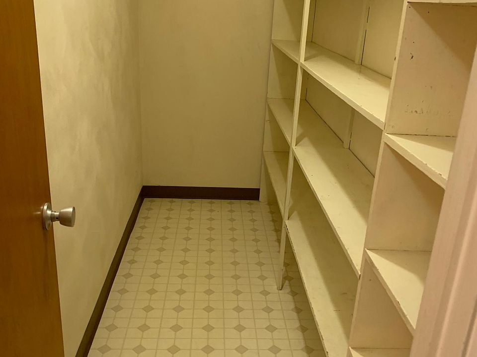 1st image of 204 W 4th St #11