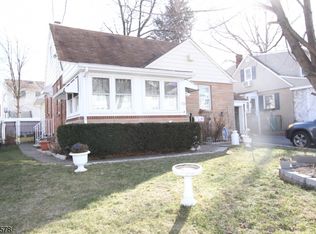 721 River Dr, Elmwood Park, NJ 07407