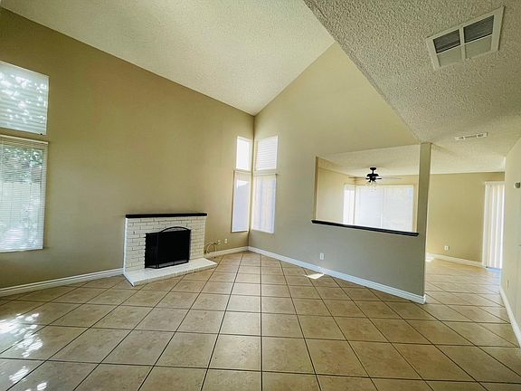 2nd image of 16412 Parkside Ln