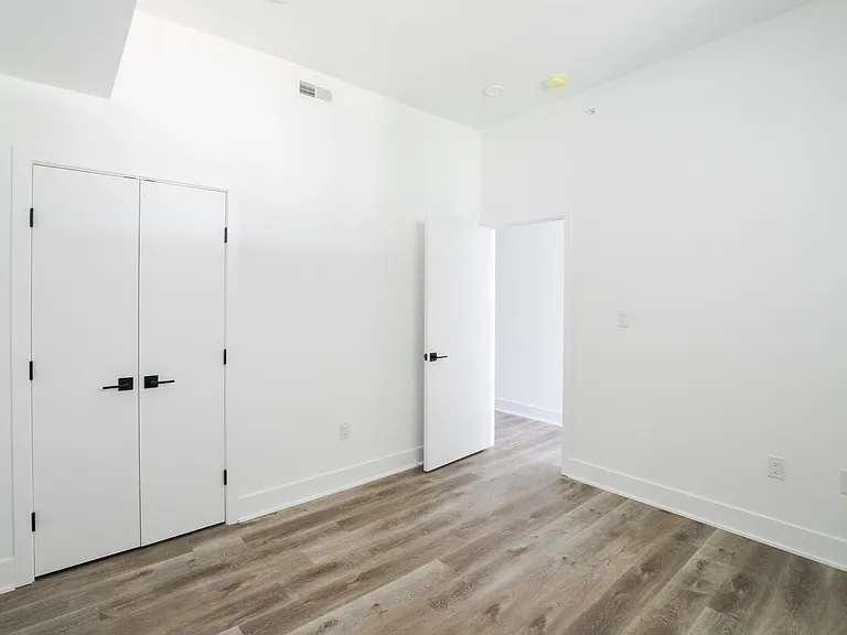 1420 Point Breeze Avenue — Photo 48