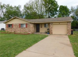 2402 Woodland Ave, Springdale, AR 72762