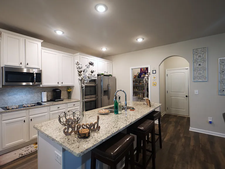335 Charlotte Frances Ln — Photo 4