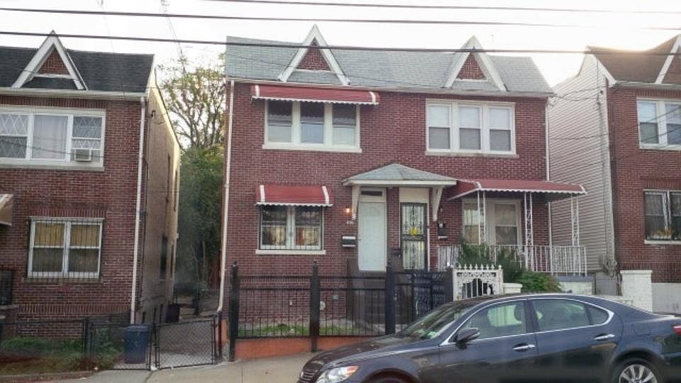1st image of 950 E 231st Street