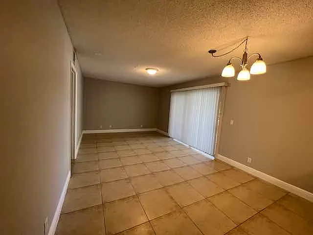 1700 Windorah Way E — Photo 10