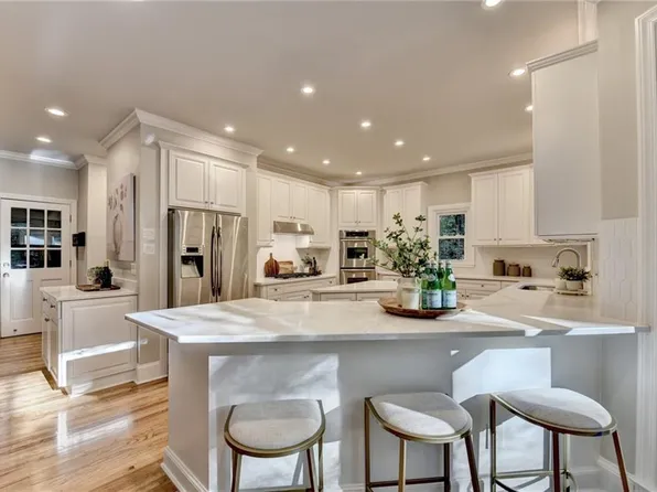 1595 Northcliff Trce, Roswell, GA 30076