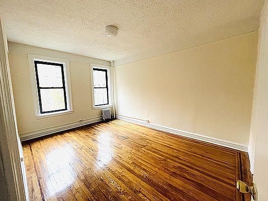 1st image of 4863 Broadway APT 3R