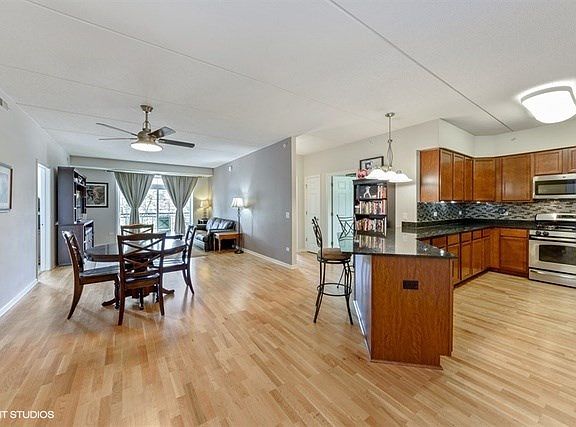 4th image of 50 S Greeley St APT 211