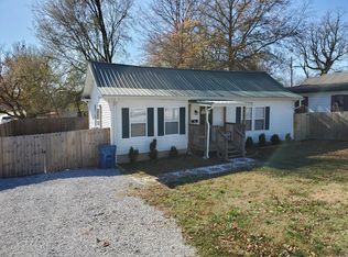 404 E 12th St, Cassville, MO 65625