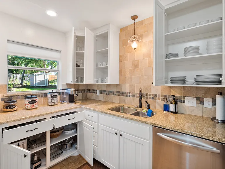 3728 Collinwood Ave — Photo 17