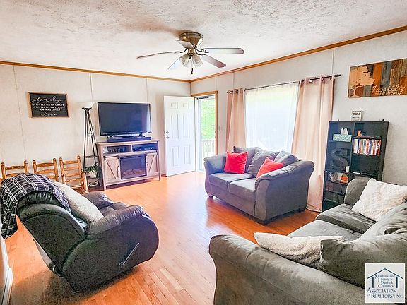 4th image of 74 Blueberry Ln