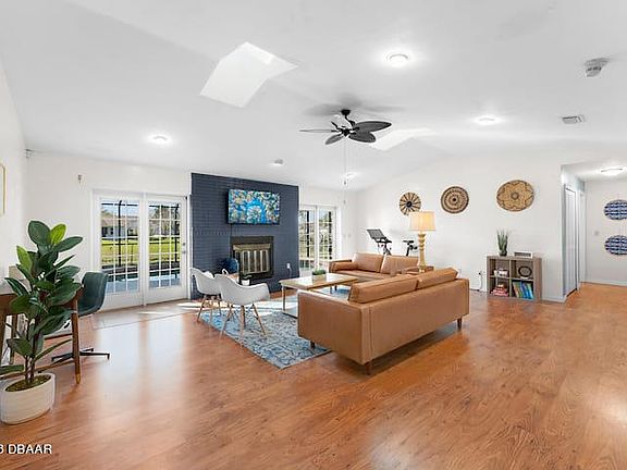 4th image of 630 Crown Ln