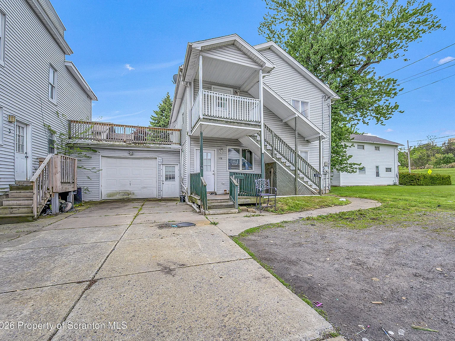 2 bed, 1.0 bath, 1058 sqft, $1,100 — Photo 1