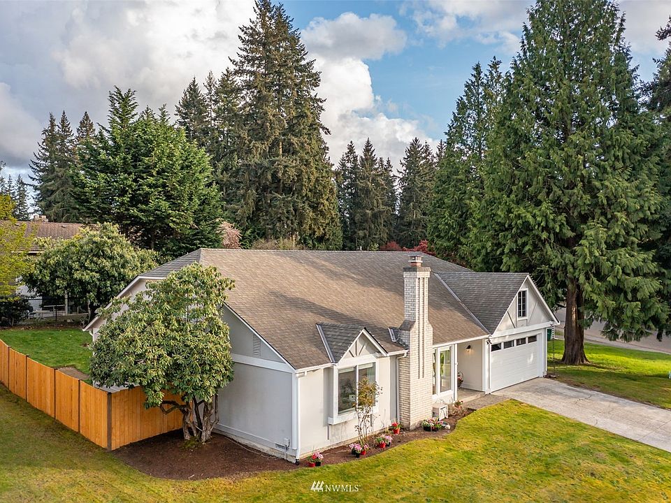 Updated, 2-story mid-century in the heard of High Woodlands neighborhood