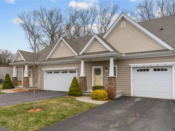 8 Nicole Cir #B, Smithfield, RI 02917