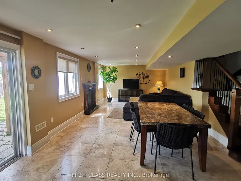 37 Townwood Dr — Photo 3