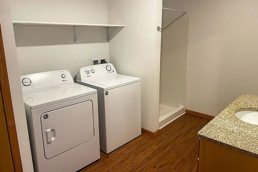 Rock Avenue Apartments — Photo 3