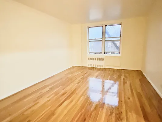 Rented by Bruma Realty LLC | media 9