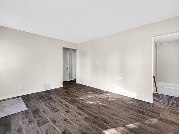 5th image of 120 N Delaware St