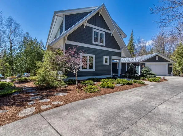 10903 Birchwood Dr, Sister Bay, WI 54234