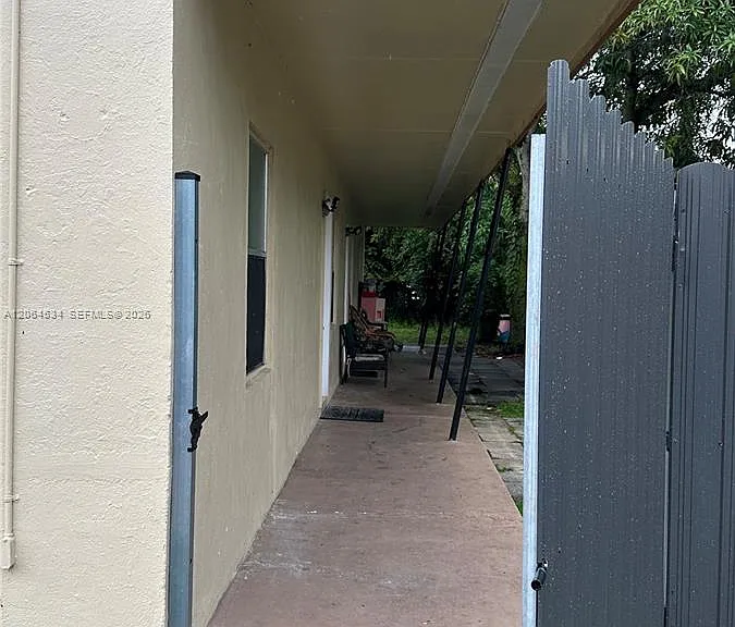 414 NW 15th Way #A — Photo 2
