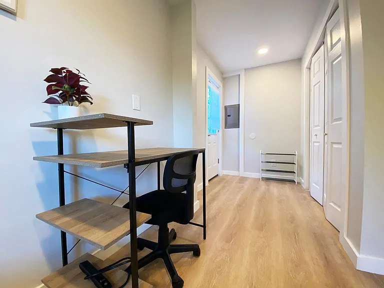 2515 E Ryan Dr #STUDIO — Photo 5