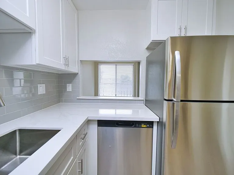 920 Fletcher Ln #203 — Photo 9