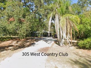 305 W Country Club Dr, Tampa, FL 33612