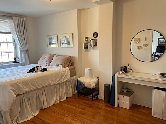 Rented by Bouklis Group | media 20