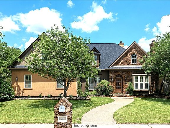 2nd image of 731 Royal Adelade Dr