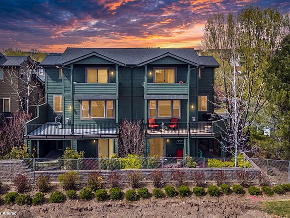 3rd image of 601 SW Otter Way
