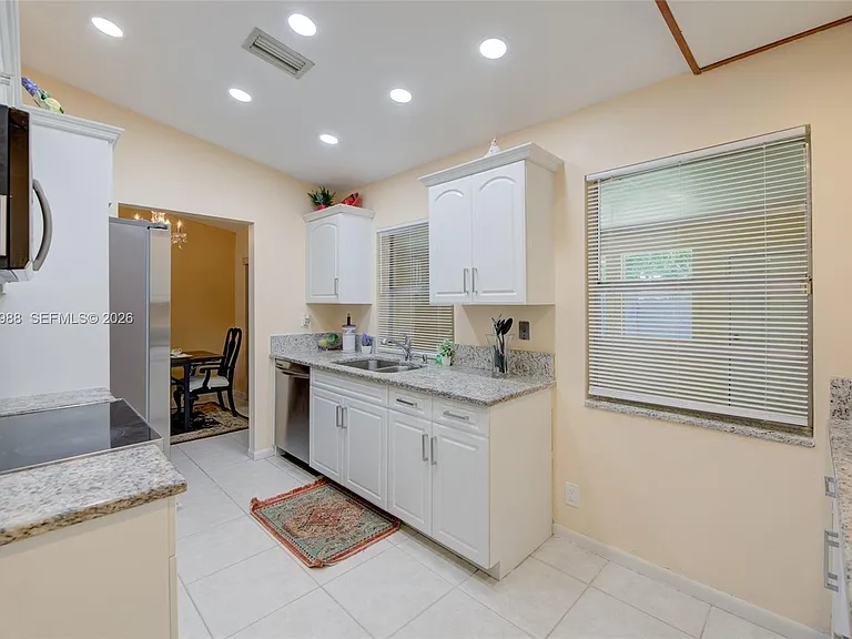 9039 NW 21st Ct — Photo 15