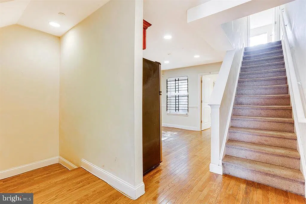 4 bed, 2.5 bath, 2172 sqft, $2,100 — Photo 3
