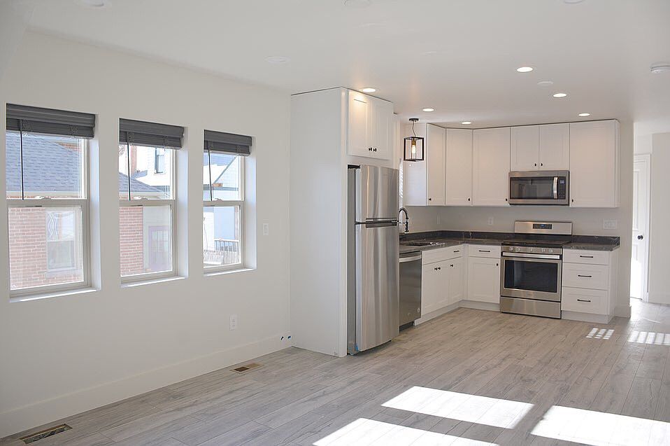 1st image of 2425 1/2 W 39th Ave