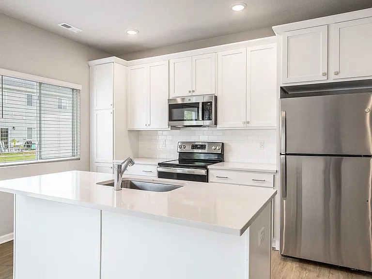 3031 S Sedge Wren Dr SW — Photo 3