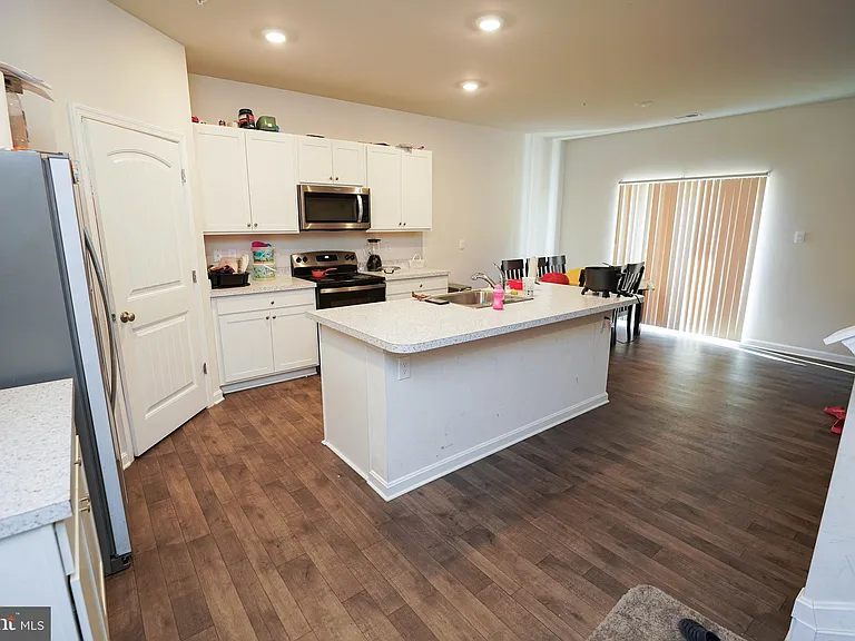 1712 Severn St — Photo 13