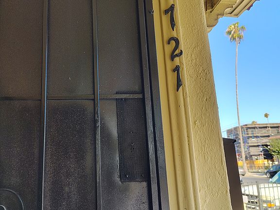 5th image of 721 W 48th St #721