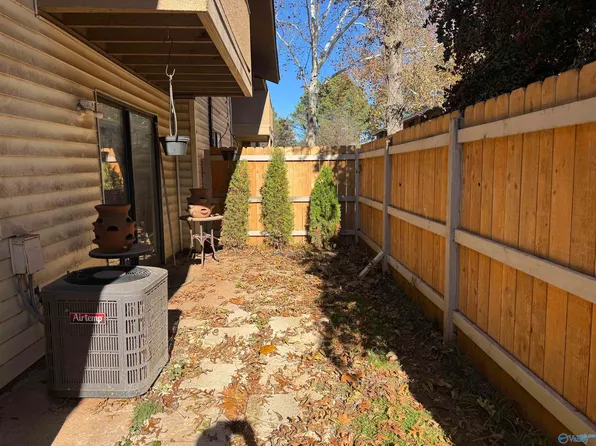 2940 Hood Rd SW APT F, Huntsville, AL 35805