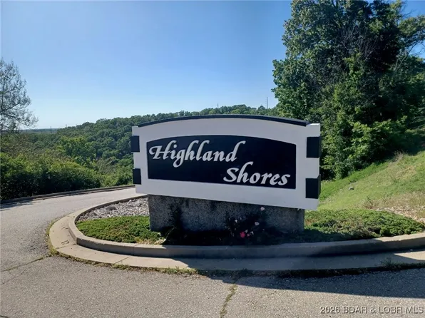 295 Highland Shores Dr #4E, Lake Ozark, MO 65049