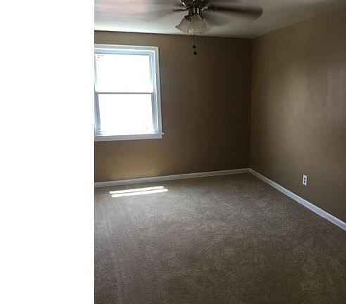 4th image of 5220 E 114th St