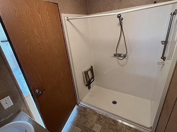 4th image of 514A 33rd Ave NW