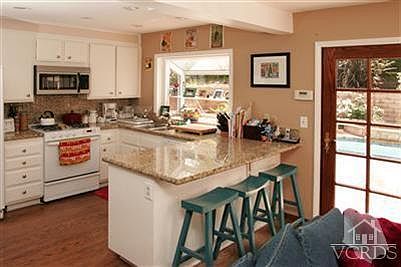 4th image of 45 Briarwood Ln