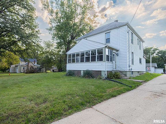 3rd image of 115 Eaton Ave