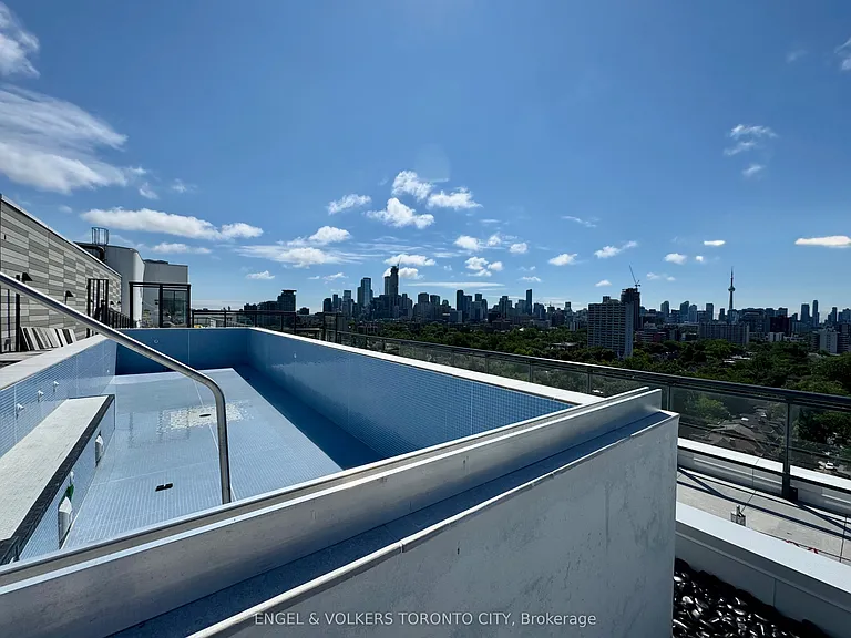 322 Dupont St #207 — Photo 18
