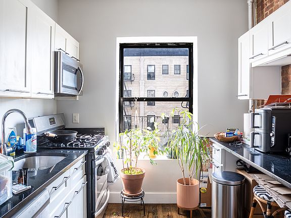 3rd image of 944 Marcy Ave APT 3D