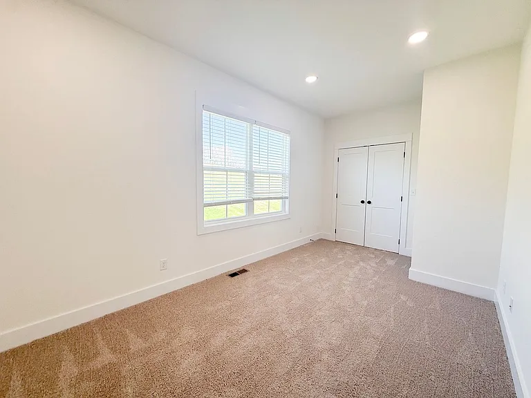 1385 Meridian St — Photo 37