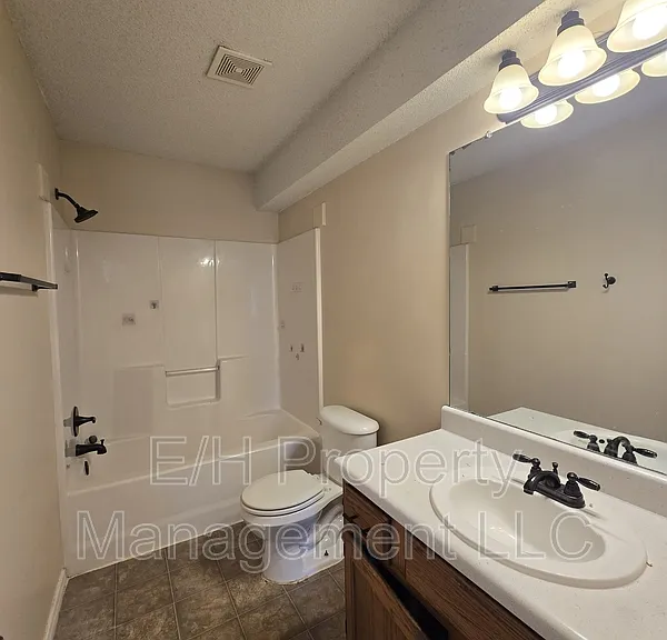 4462 S Elizabeth Ave — Photo 20
