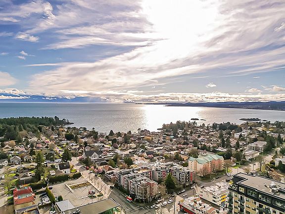 3rd image of 1315 Esquimalt Rd #210