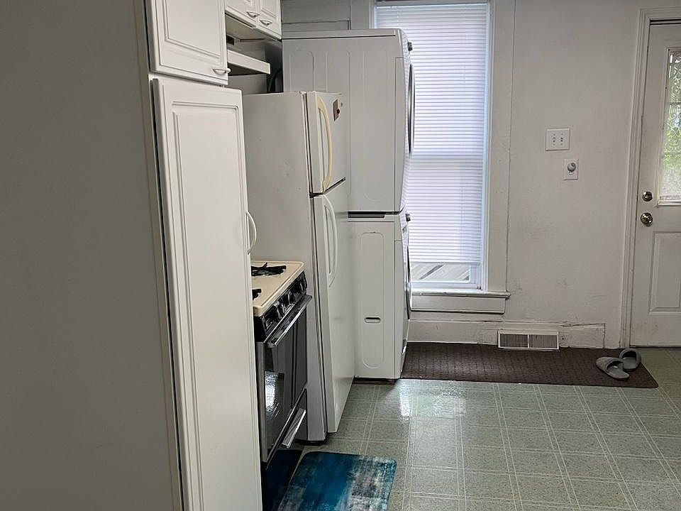 1st image of 769 Fenelon Pl #1