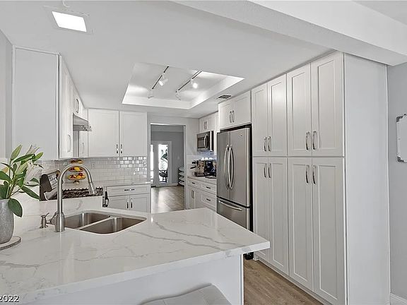 5th image of 2779 Tentsmuir Pl